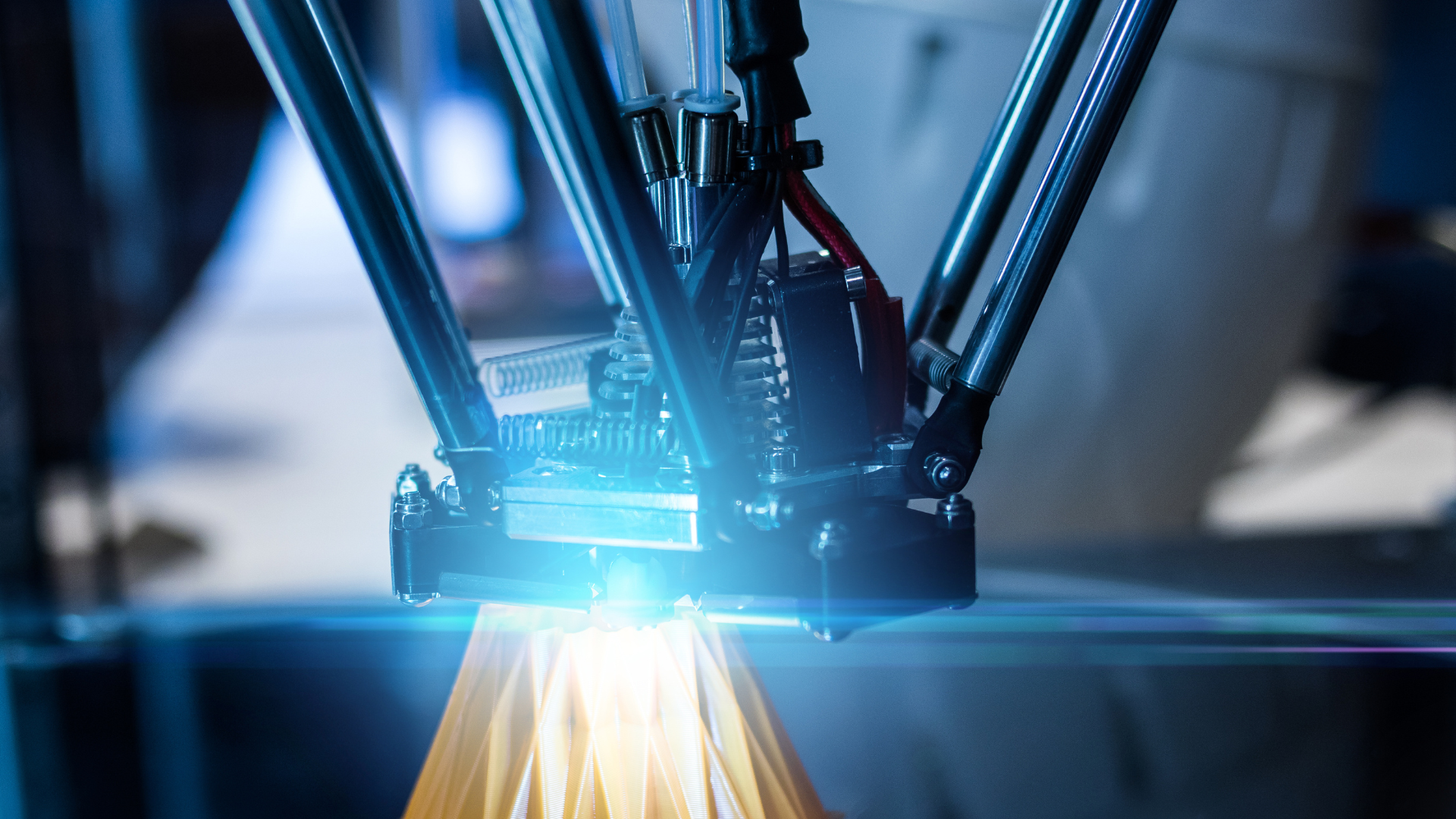 Additive manufacturing device in action